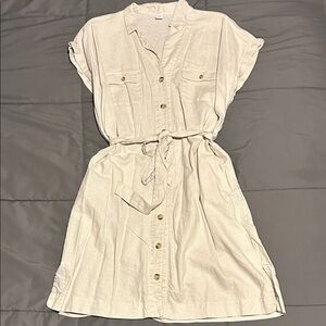 Old Navy Cream Short-Sleeve Mini Dress
